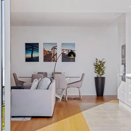 Atlantic Bloom By Homie דירה